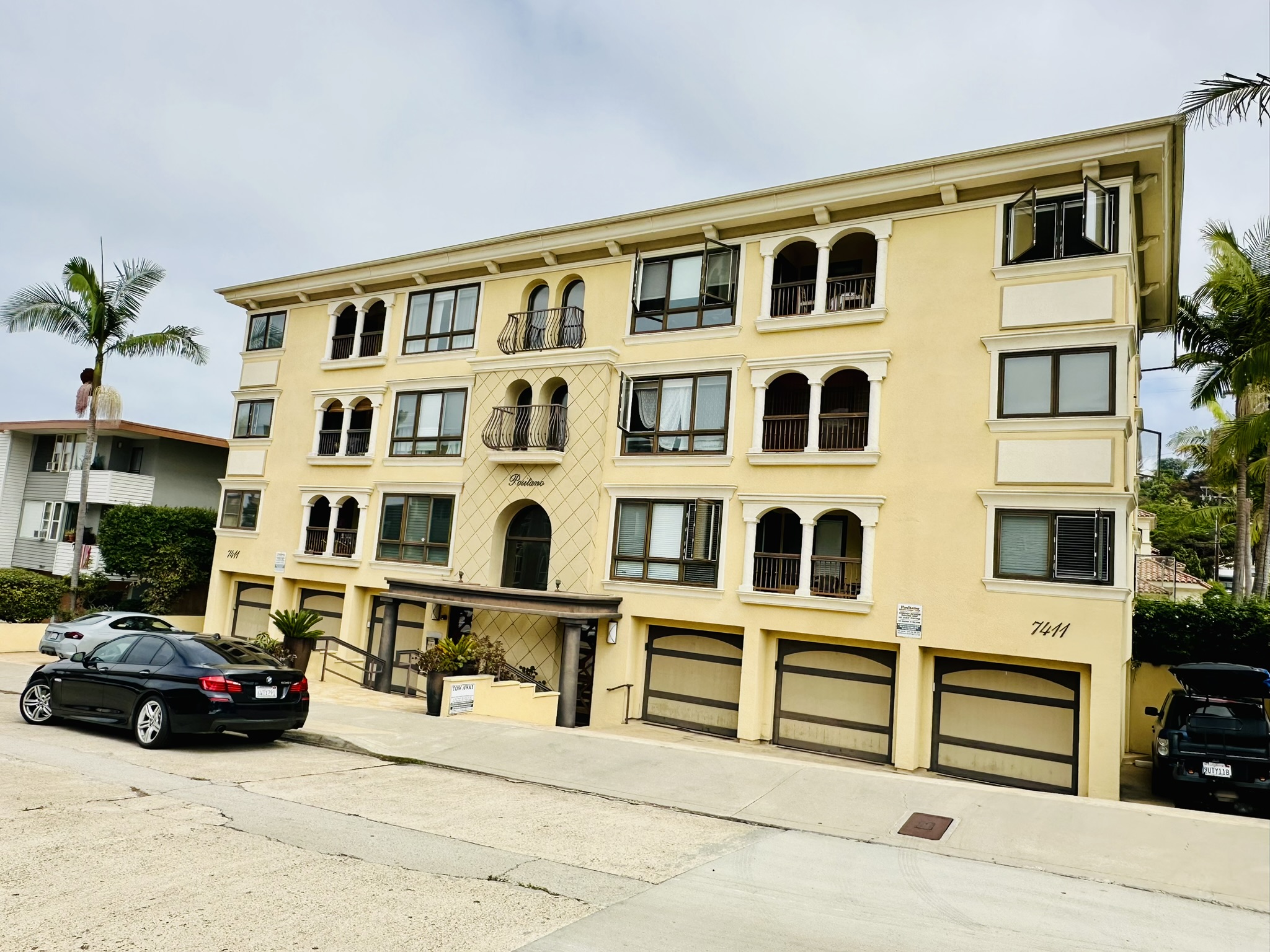 7411 Herschel Ave., Unit 3B, La Jolla, CA 92037