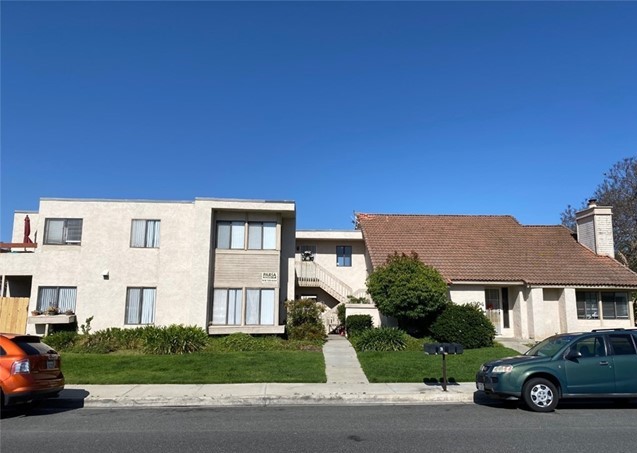 4304 Avenida Lorenzo - C