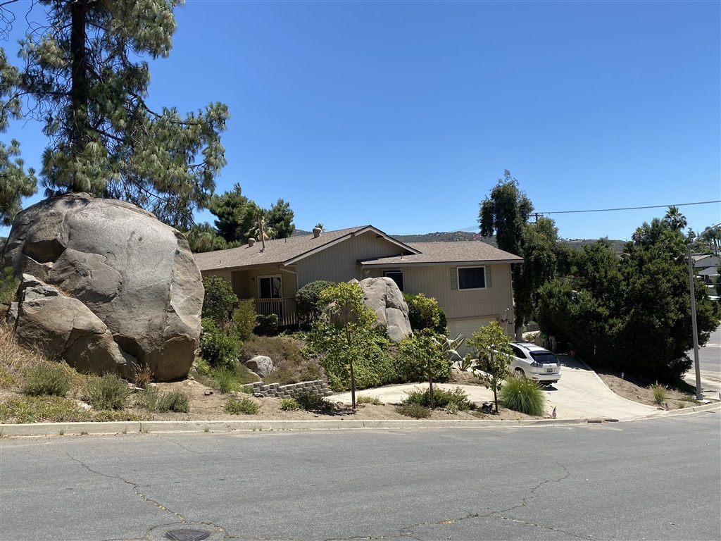 9209 Lakeview Terrace